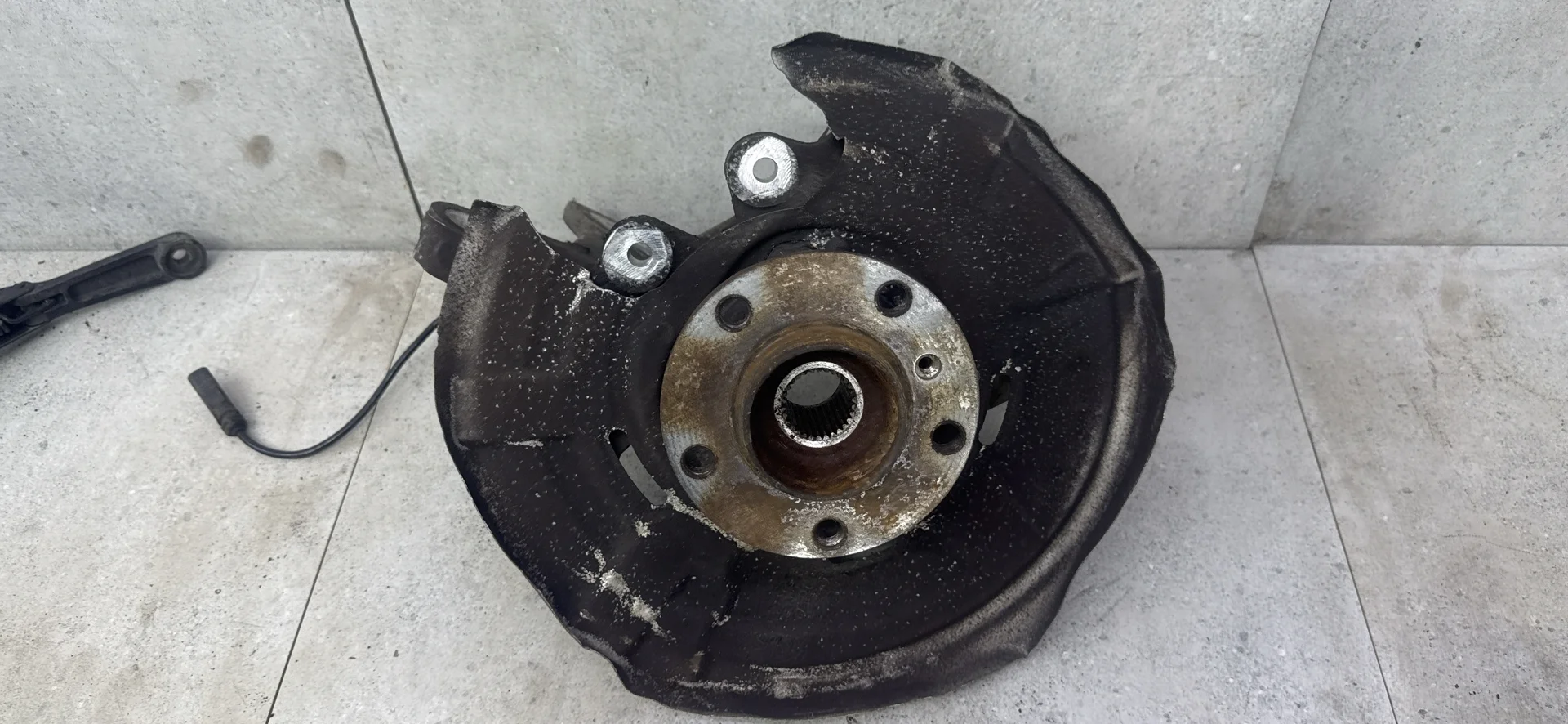 Кулак задний правый BMW 5 F10/F11 (2009 - 2013)