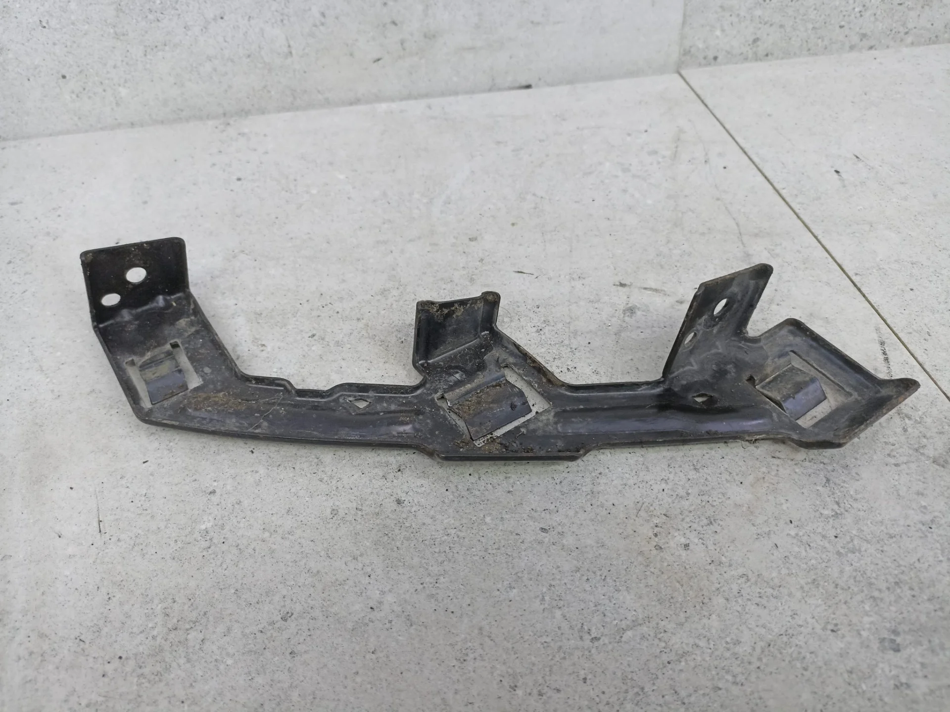 Крепление переднего бампера левое Kia Sorento 2