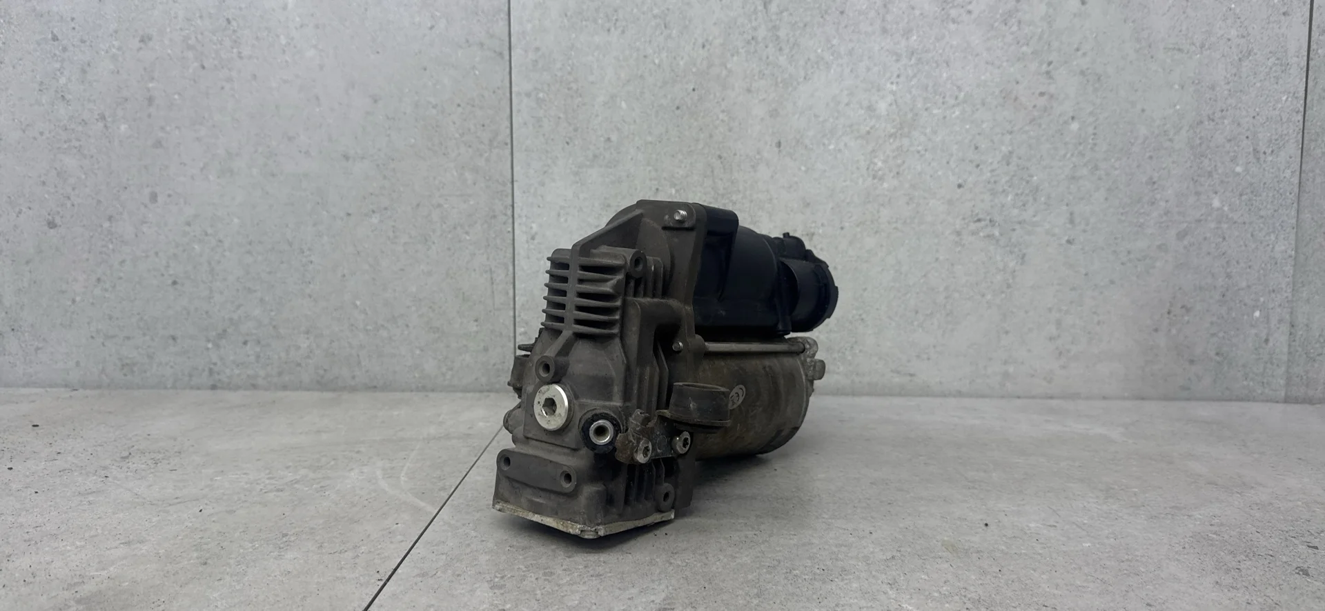 Компрессор пневмоподвески Mercedes-Benz GLE W166