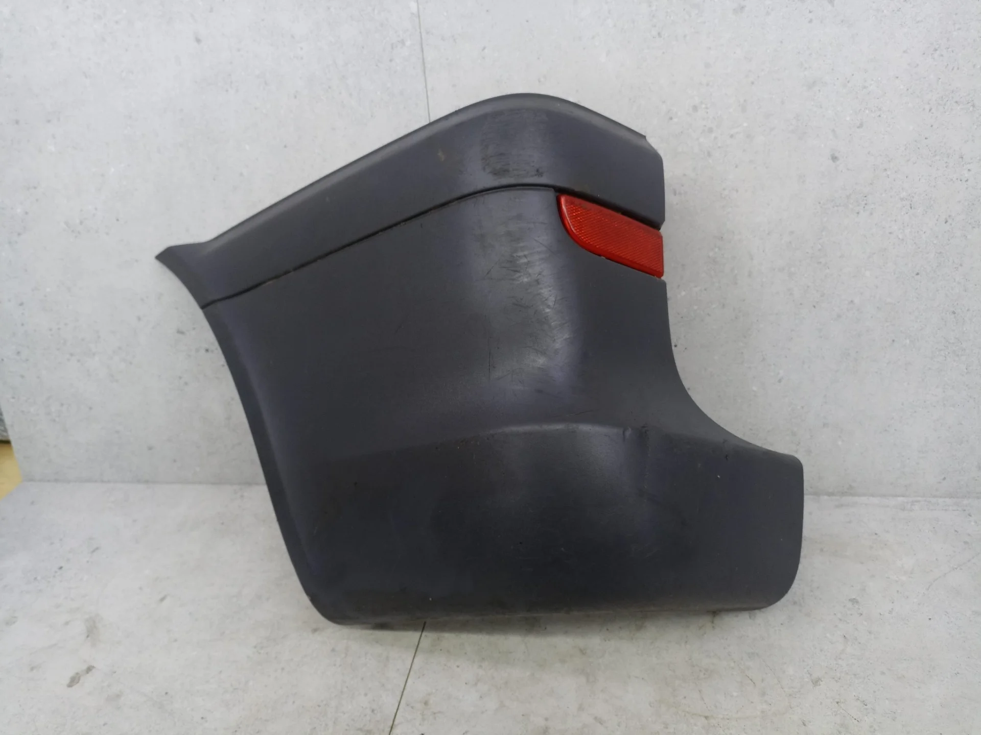 Клык бампера задний левый Mercedes-Benz Vito W639