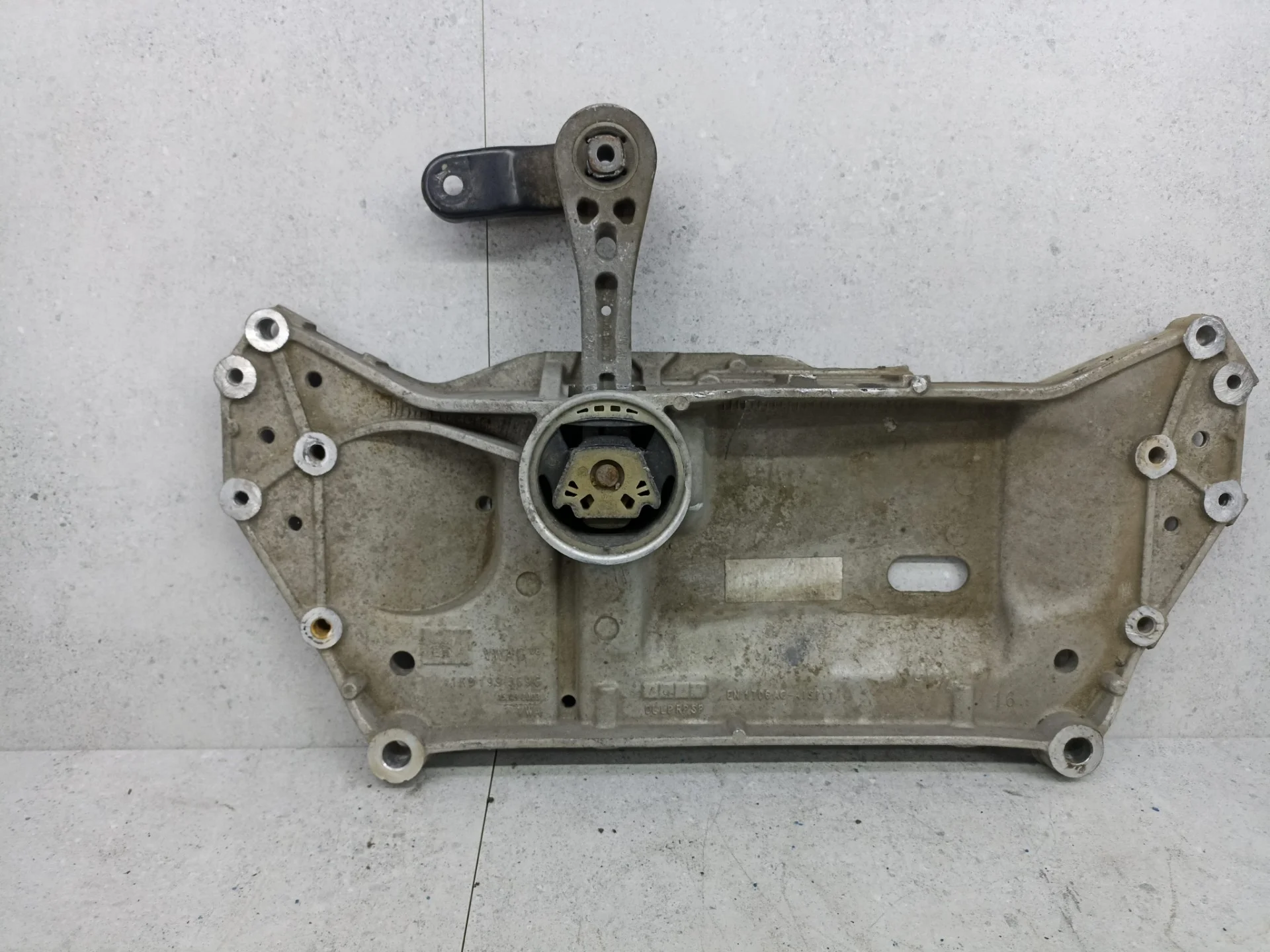 Передняя балка (подрамник) Audi A3 8P 2-й рест.