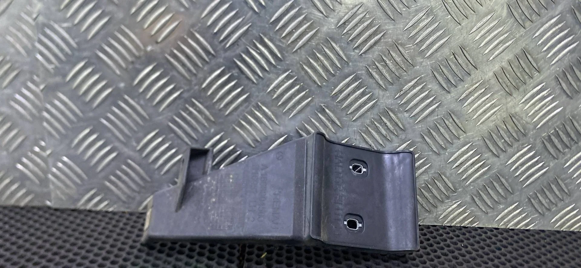 Крепление заднего бампера Mercedes-Benz GLE W166