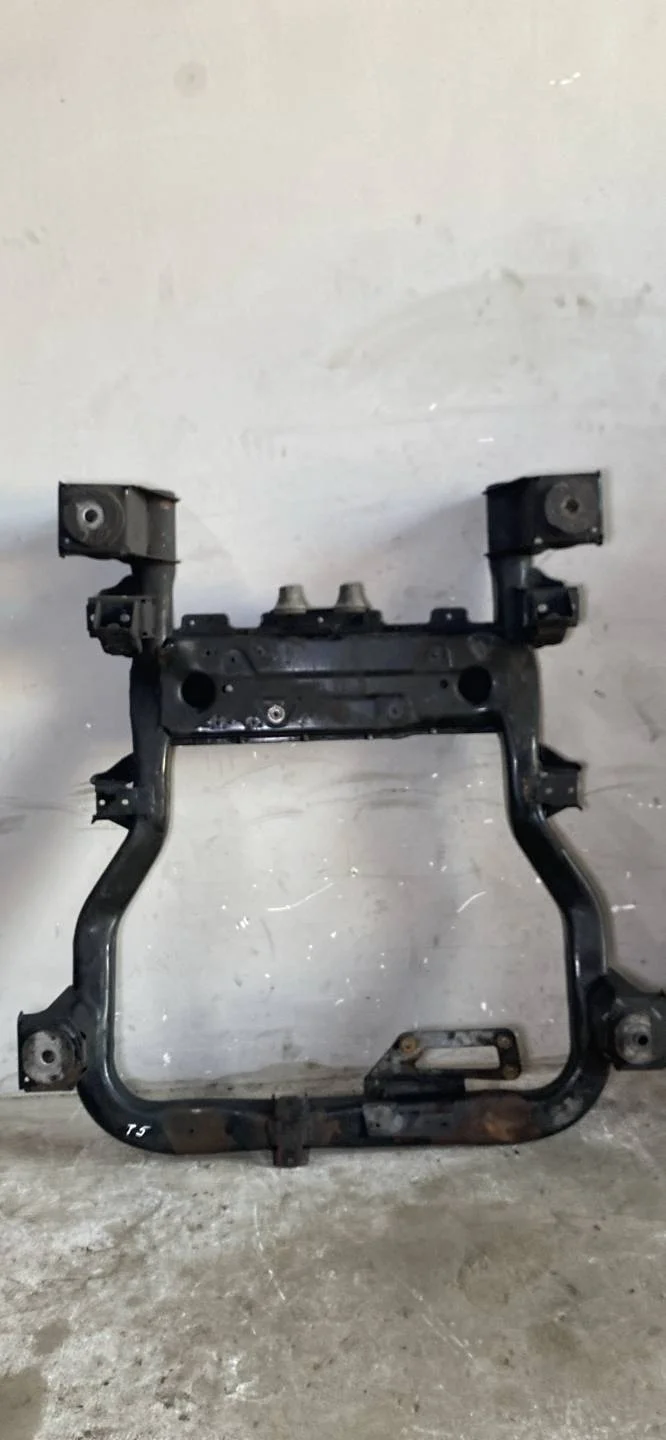 Передняя балка (подрамник) Volkswagen Transporter