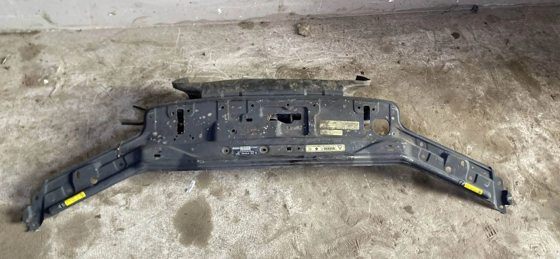 Передняя панель (телевизор) Volvo XC70 30655380