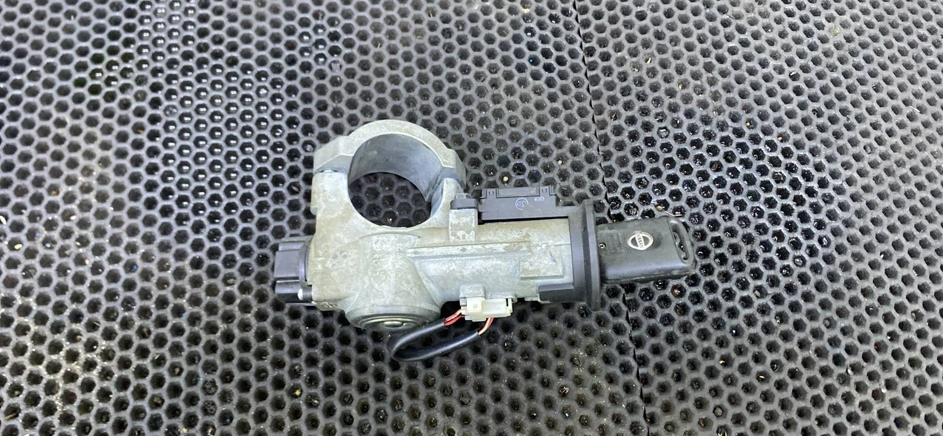 Замок зажигания Nissan Note E11 2006 28590AX600