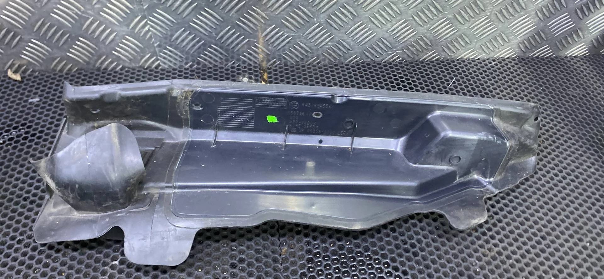 Крышка корпуса салонного фильтра левая BMW X5 F15