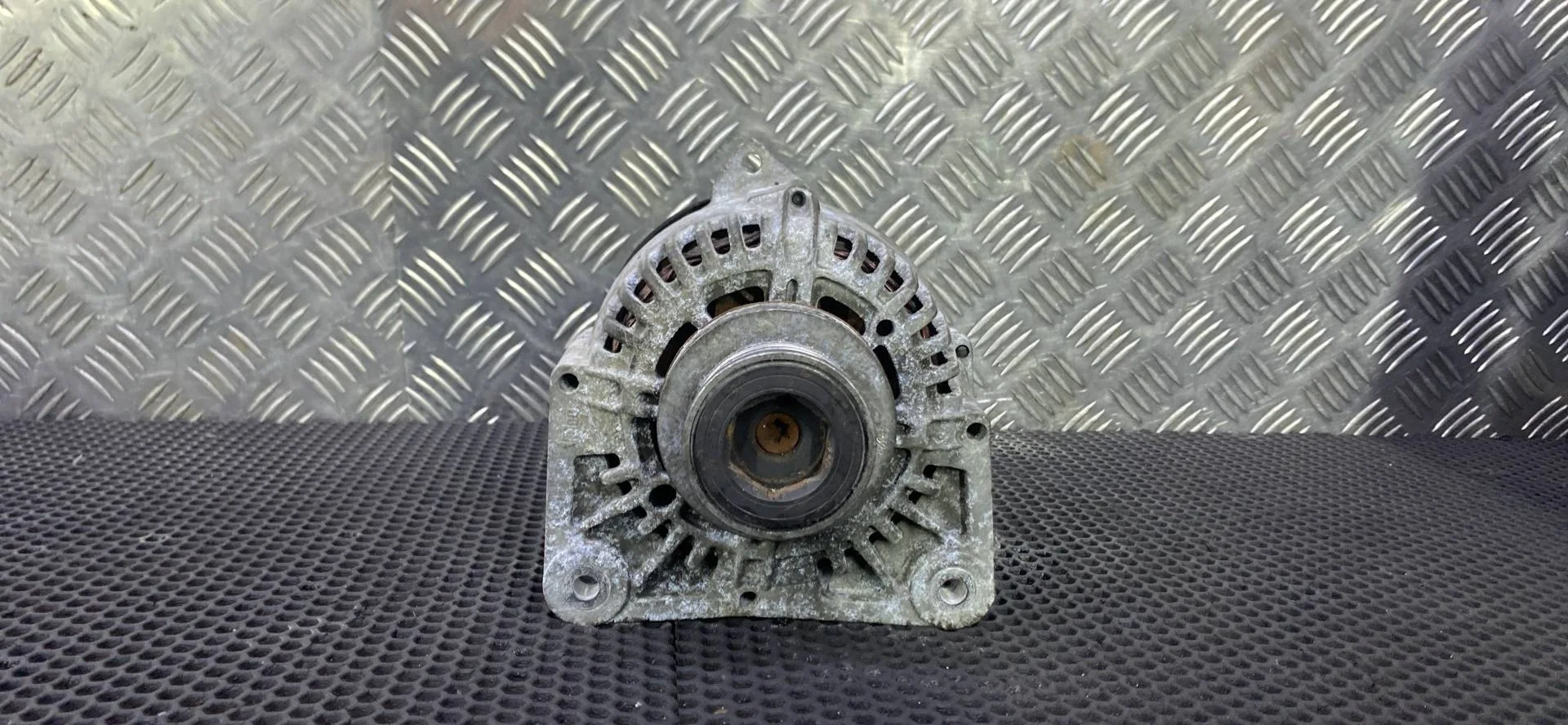 Генератор Renault Megane 2 2005 8200100907