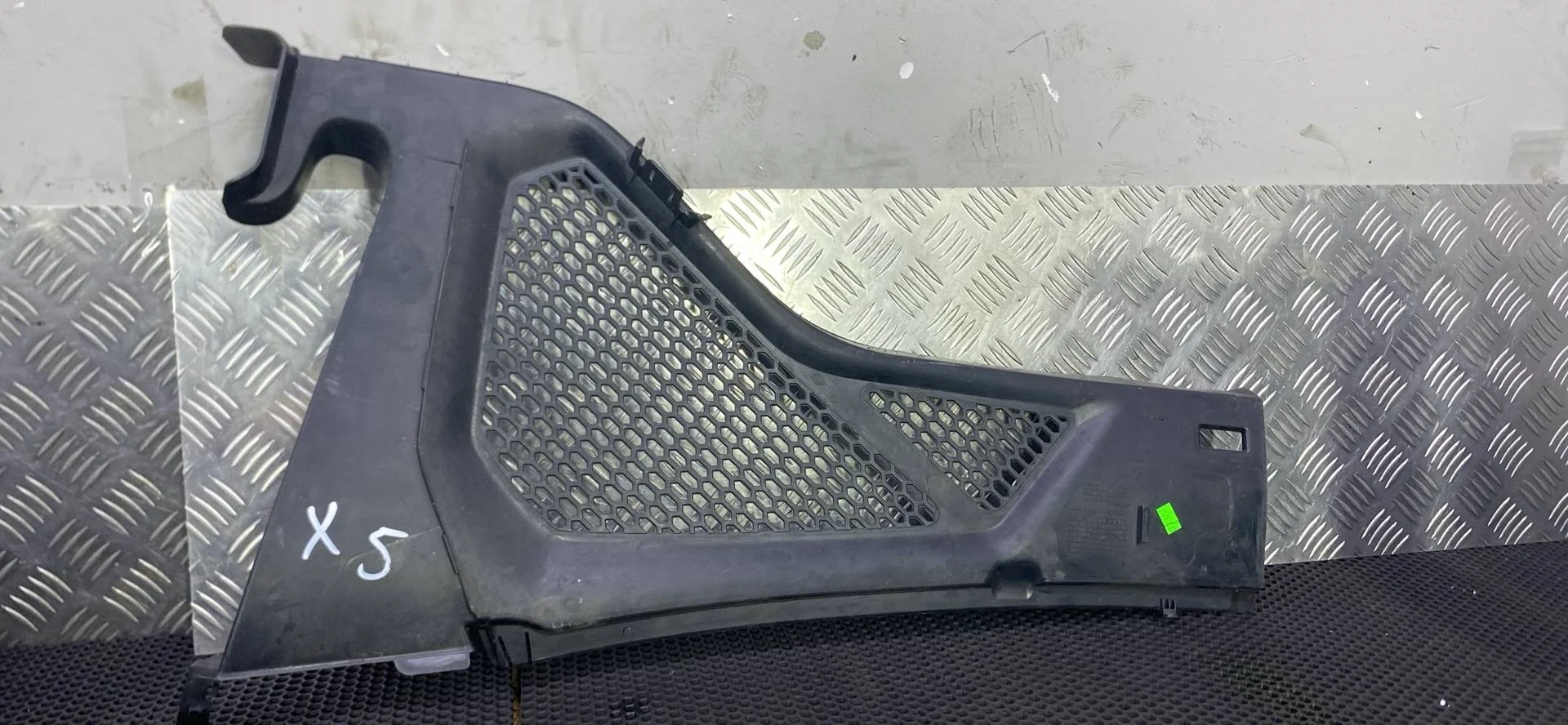 Пластик моторного отсека правый BMW X5 F15 2015