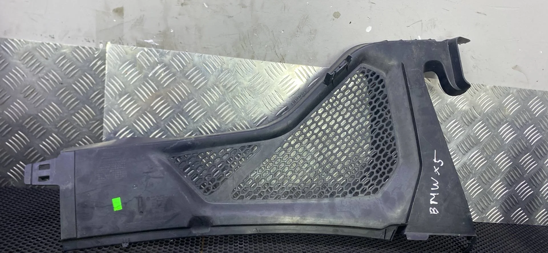Пластик моторного отсека левый BMW X5 F15 2015