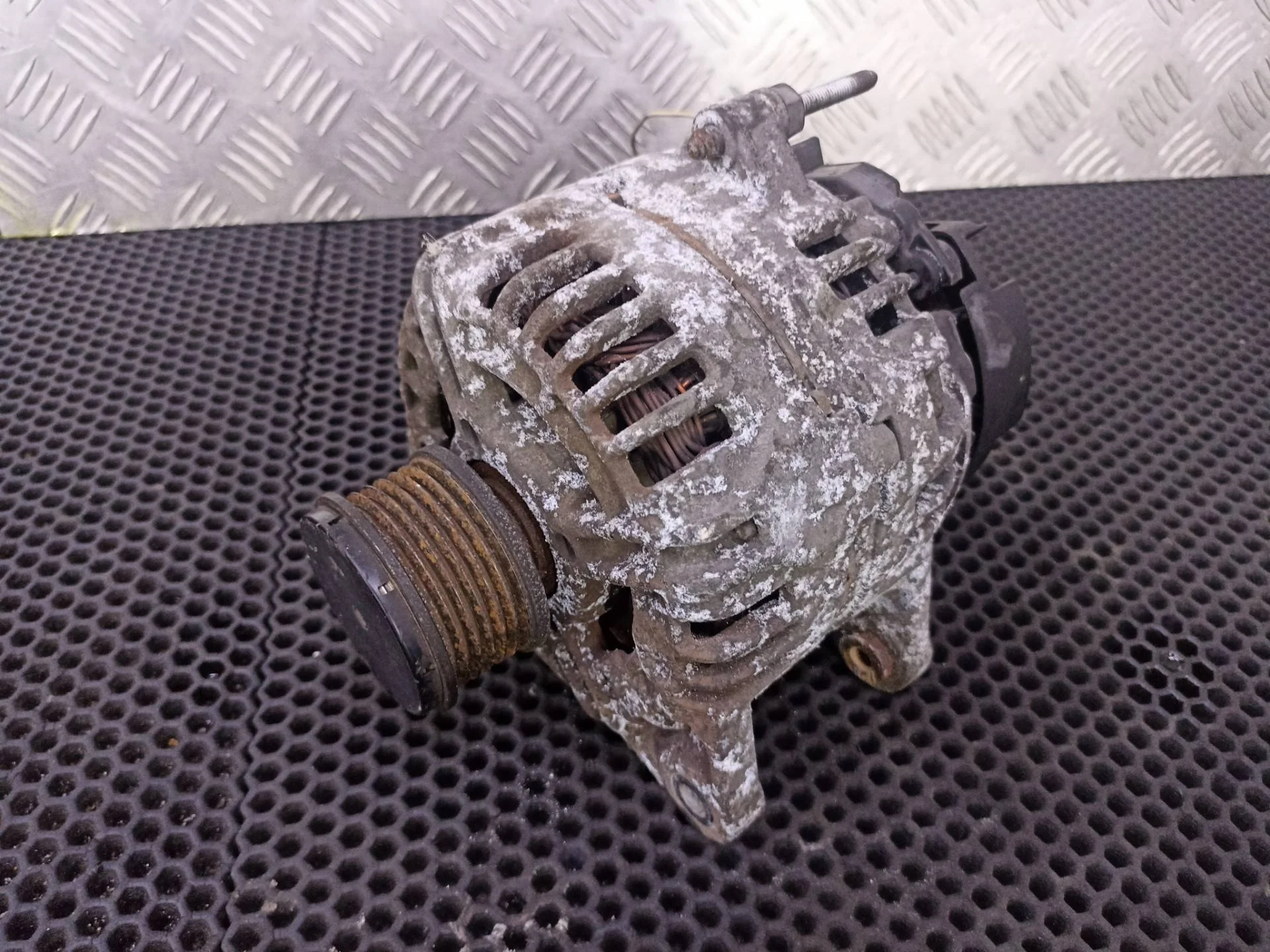 Генератор Renault Megane 2 рест. 2012 231008578R