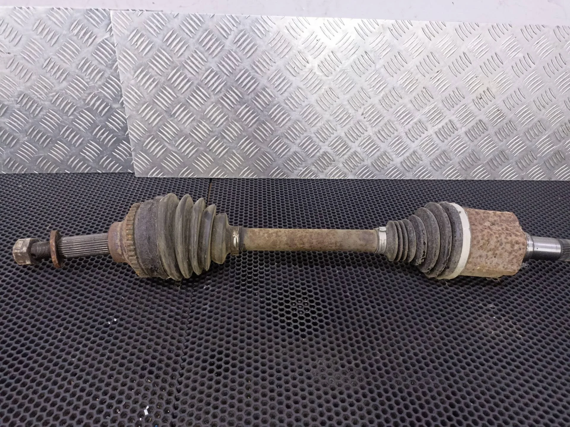 Полуось передняя левая Ford Transit 7 2012 1793822