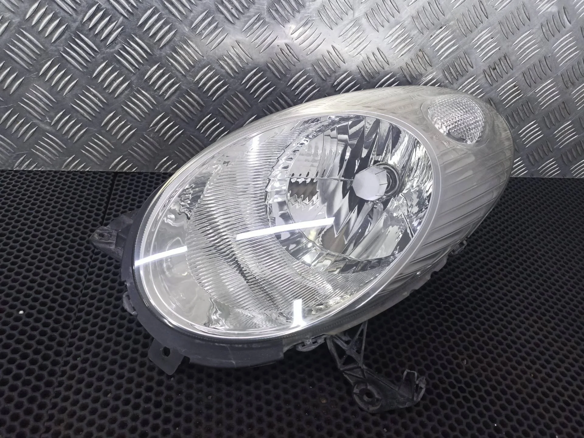 Фара левая Nissan Micra K12 2003 26060AX700