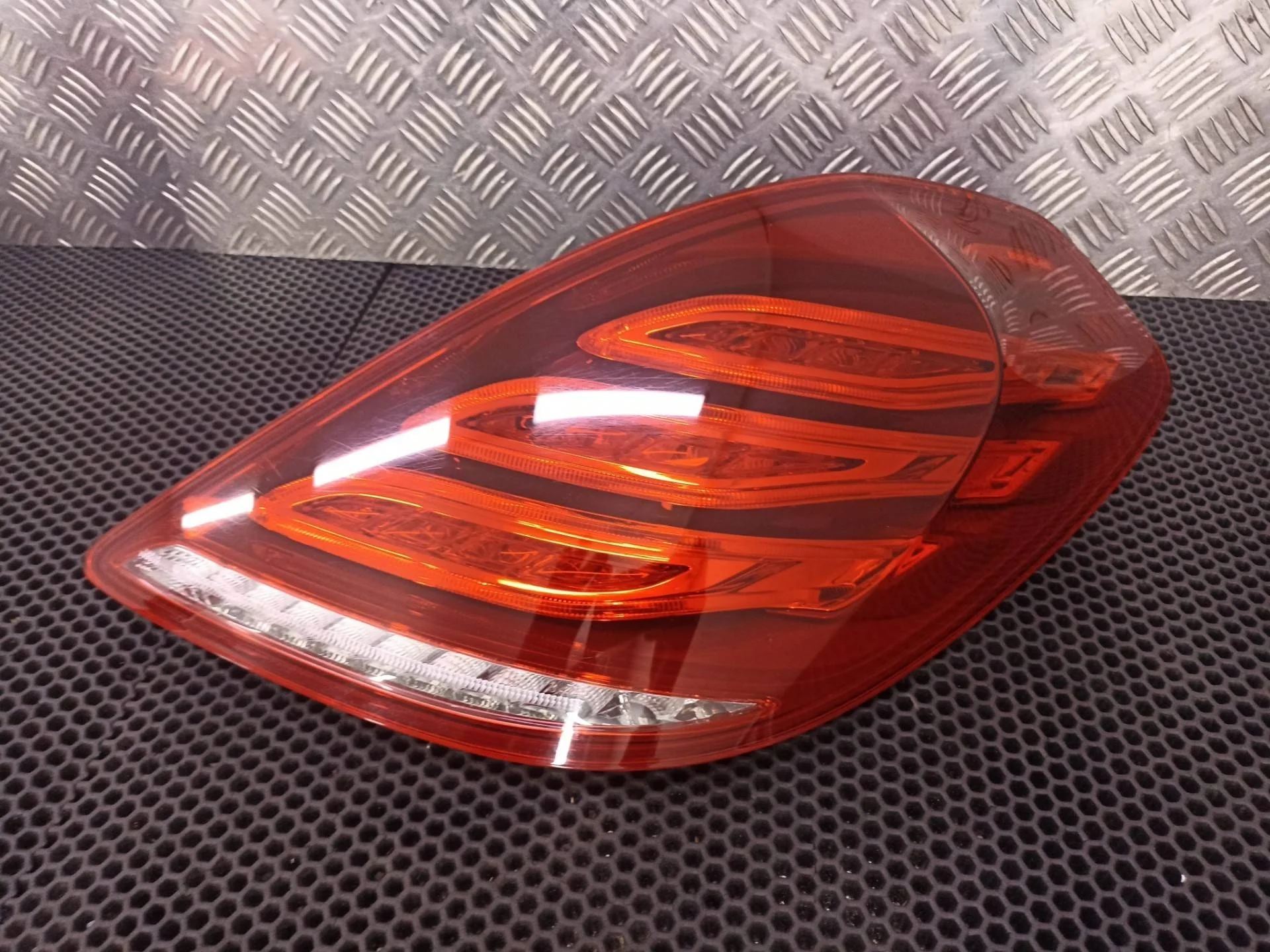 Фонарь задний правый Mercedes-Benz S W222 2014