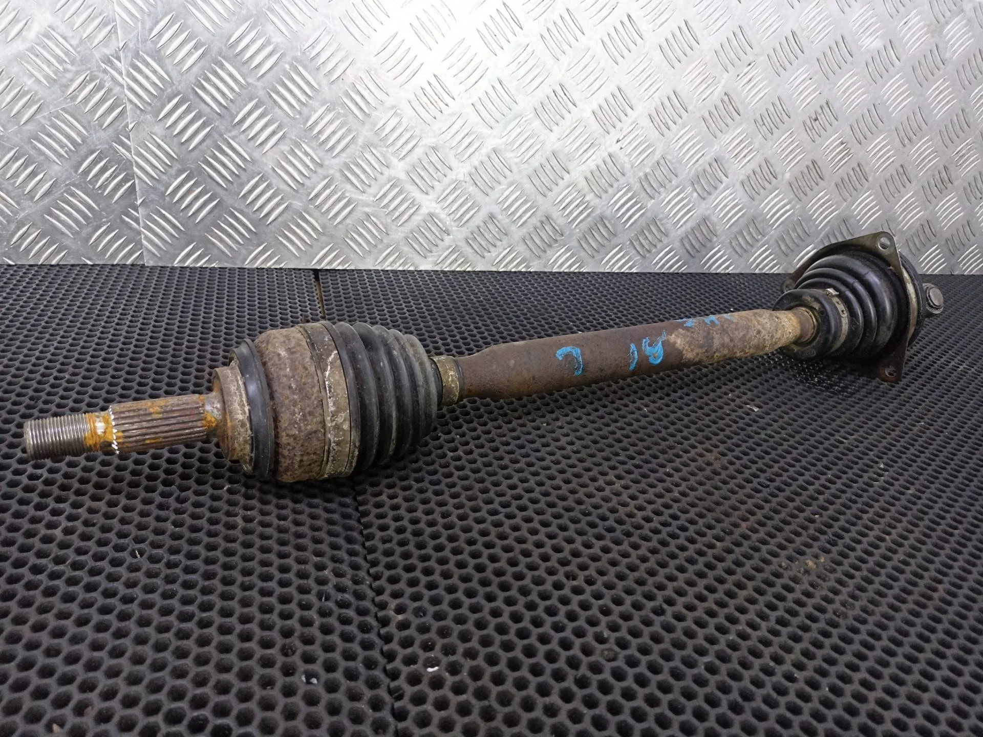 Полуось передняя левая Renault Logan рест. 2010