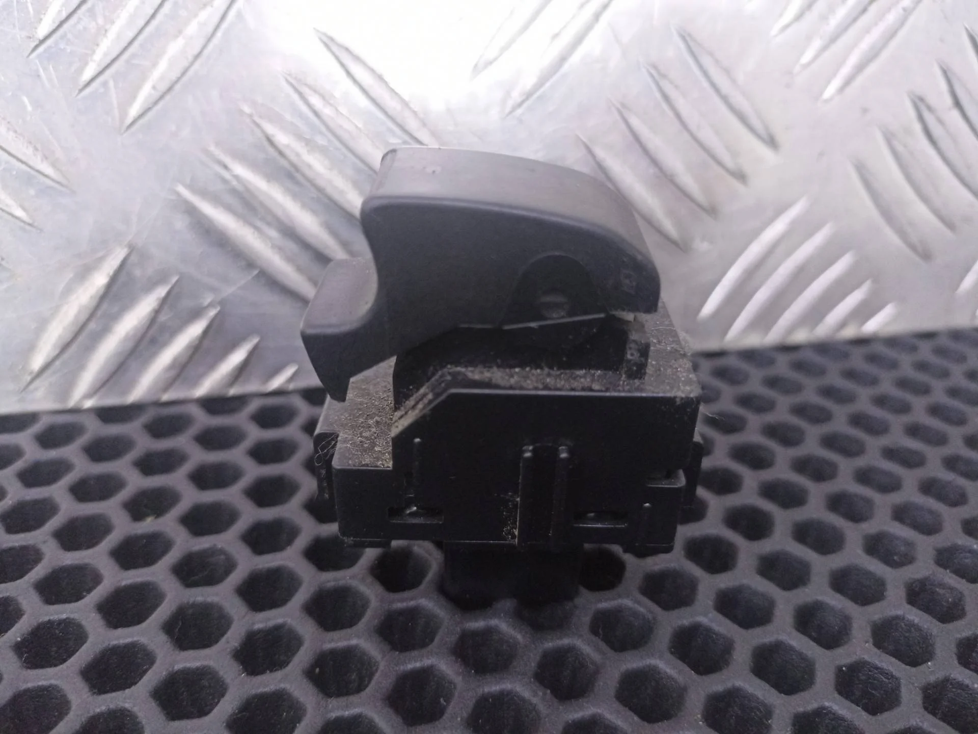 Кнопка стеклоподъемника двери Toyota Corolla Verso