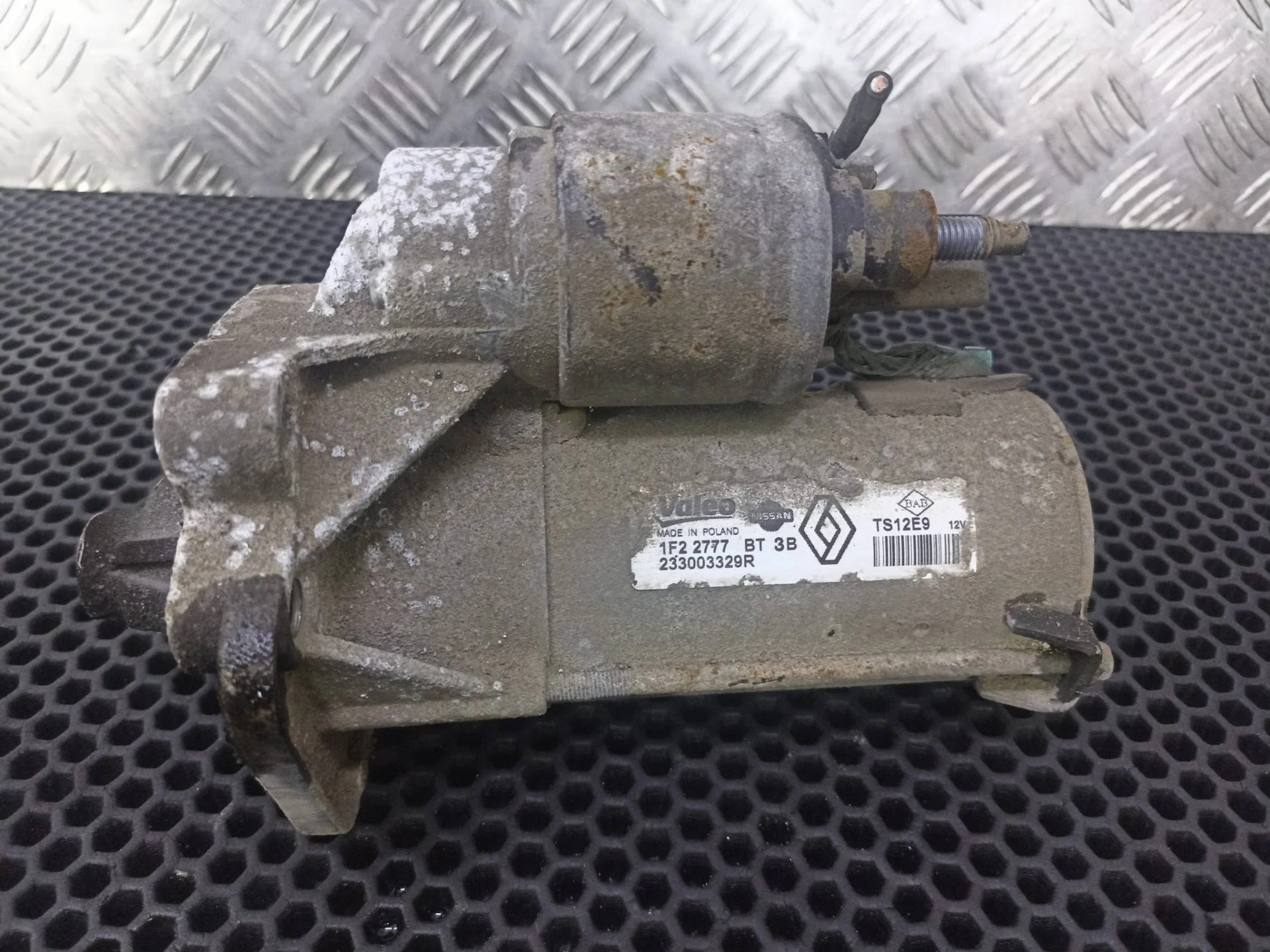 Стартер Nissan Juke F15 2012 233003329R