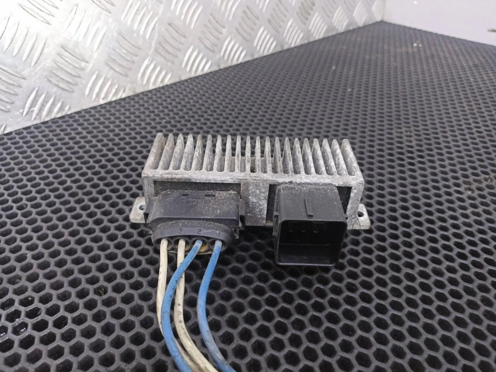 Реле накала свечей Renault Scenic 3 2011