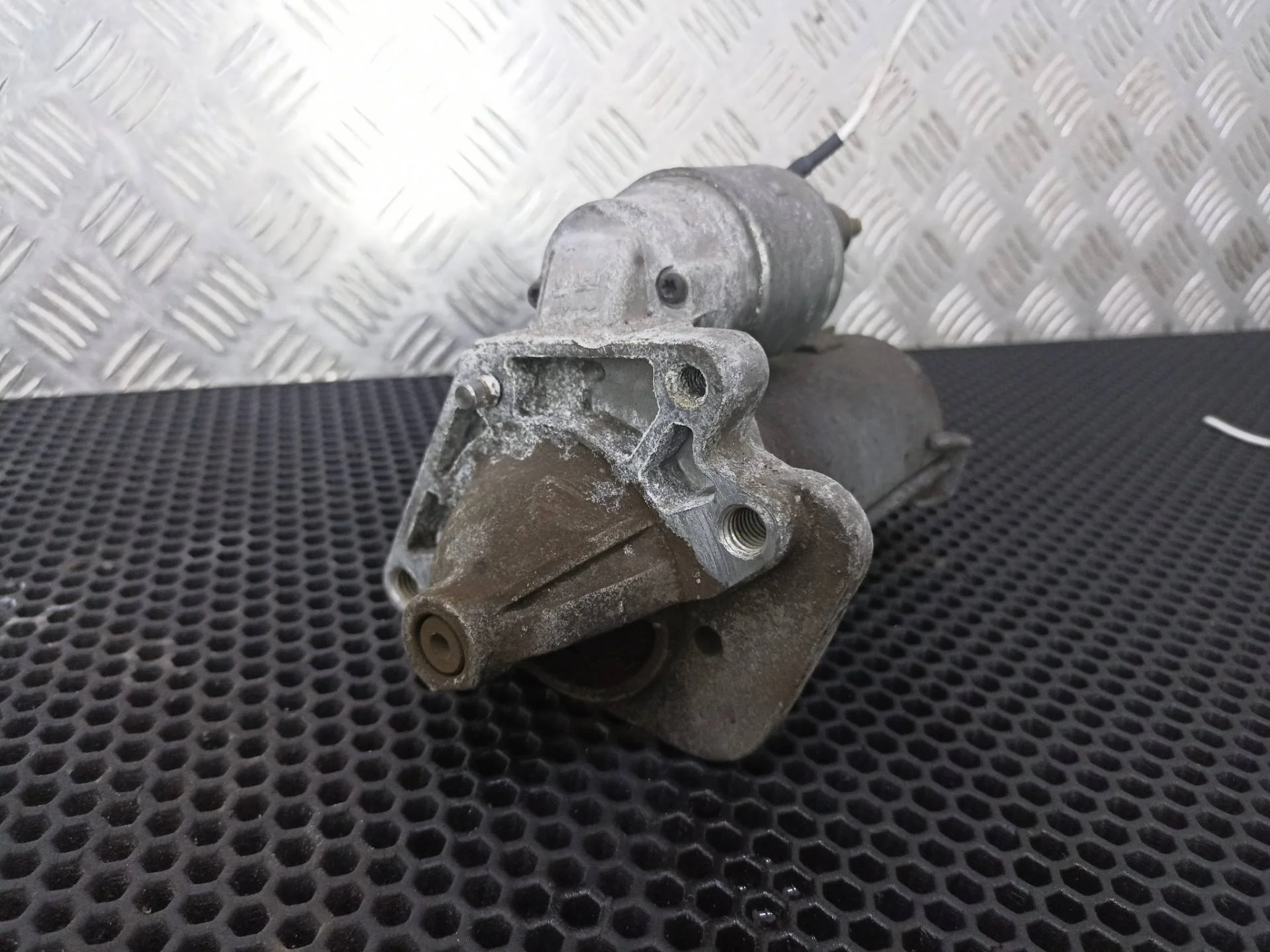 Стартер Renault Clio 3 рест. 2012 233003329R