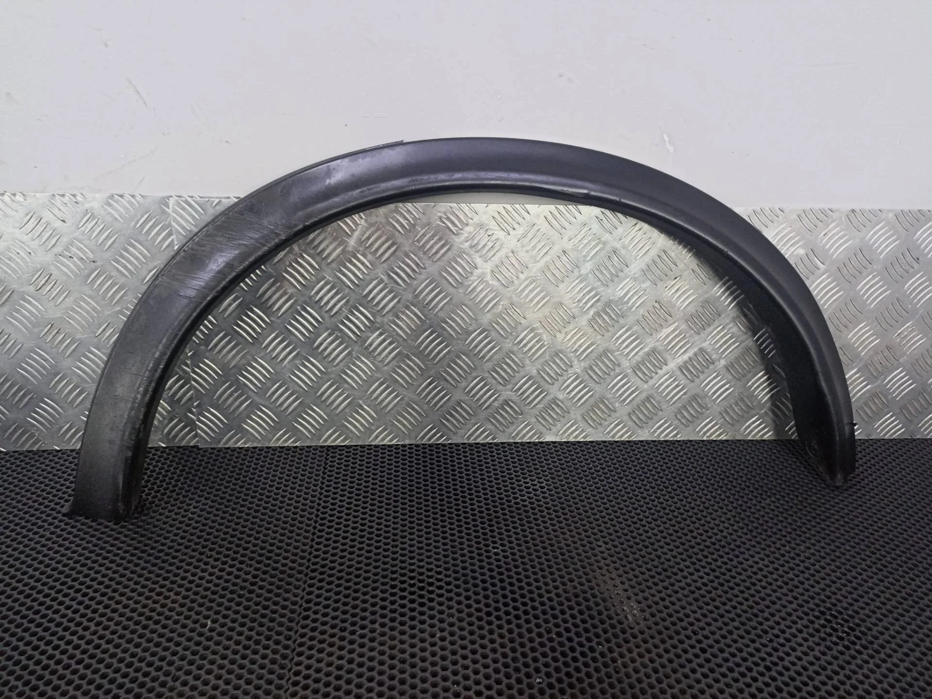 Молдинг крыла заднего левого Nissan Juke F15 2013