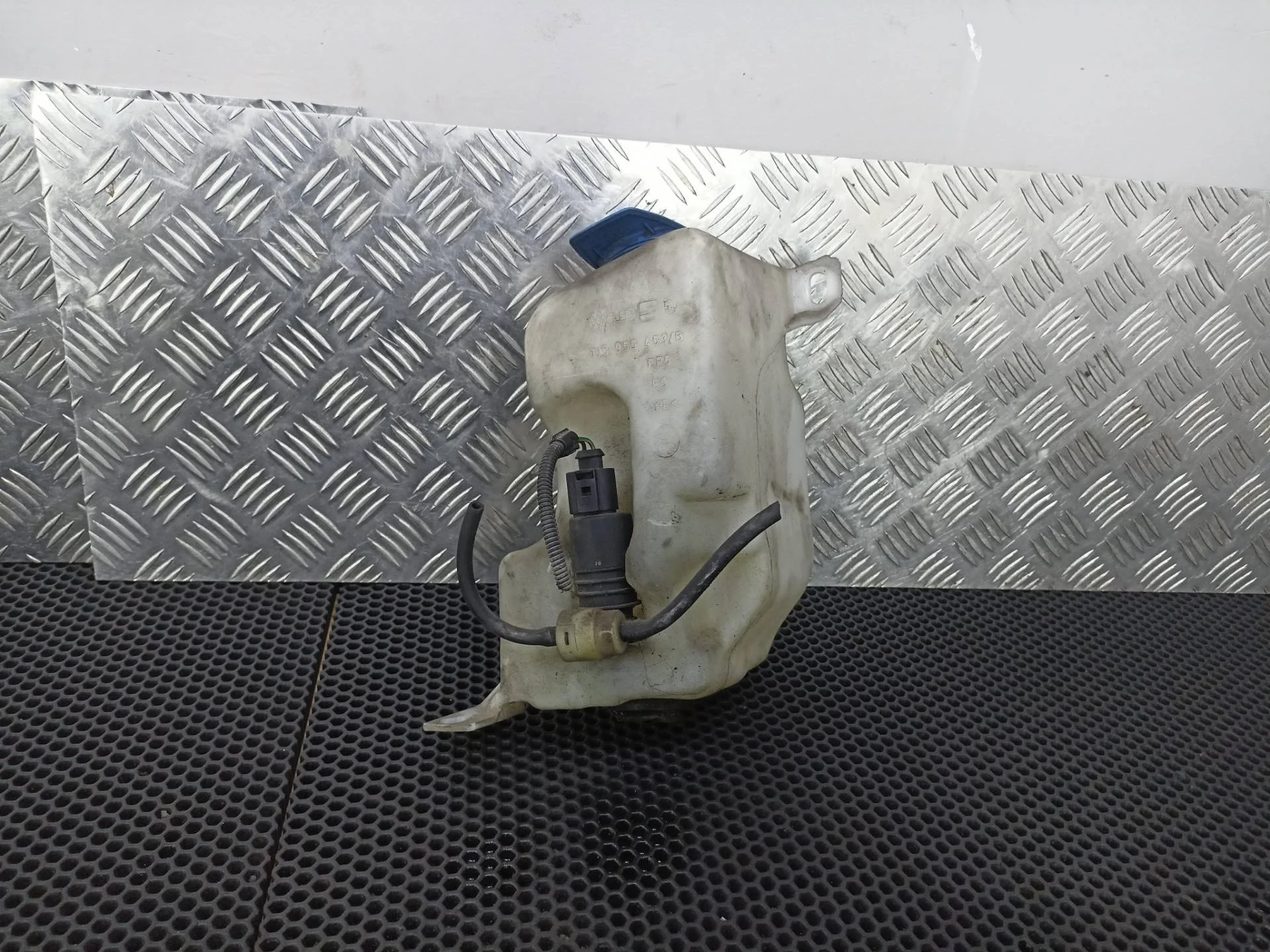 Бачок омывателя Skoda Octavia 1999 1J0955453