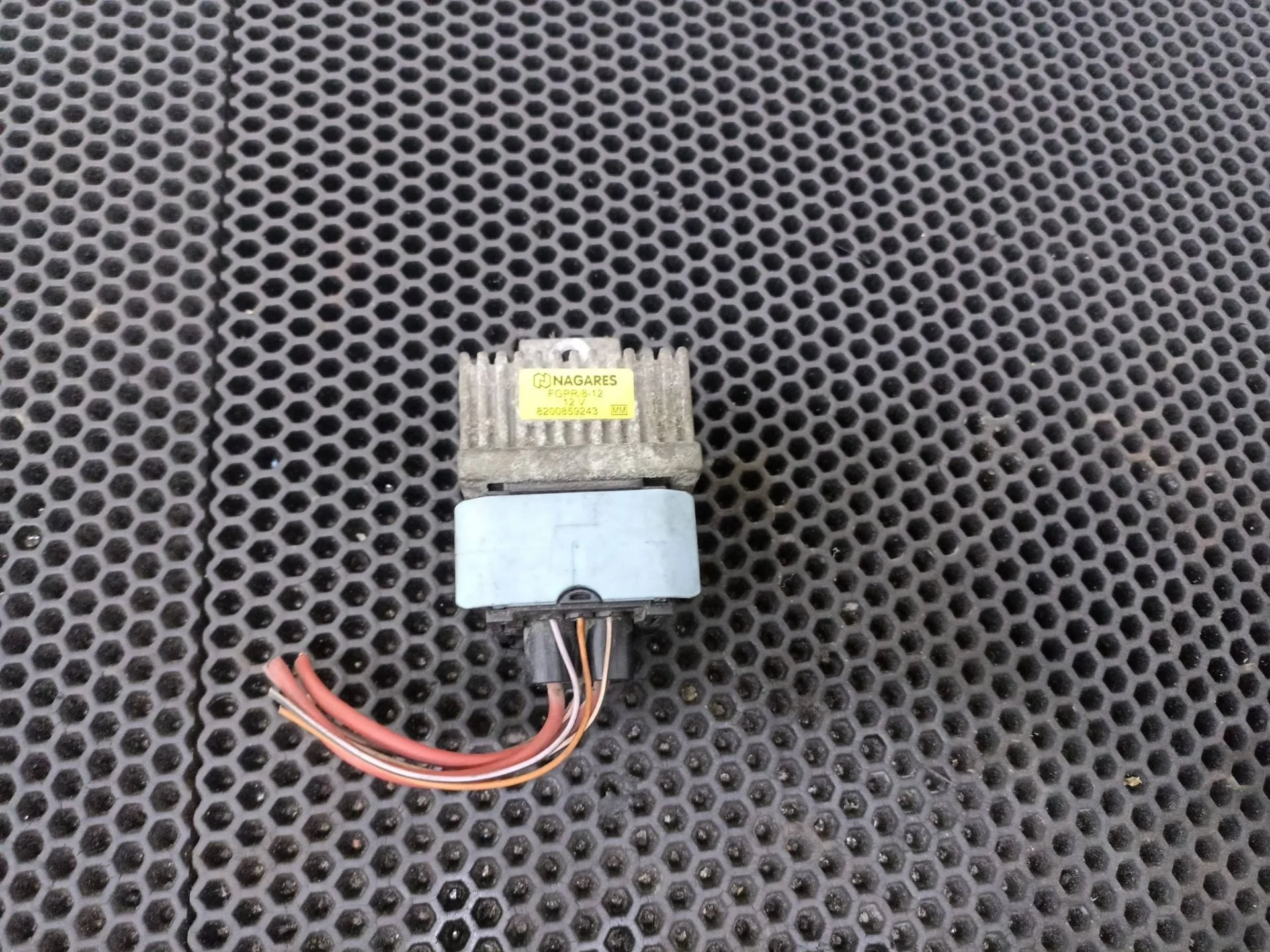 Реле накала свечей Renault Master 2 рест. 2009