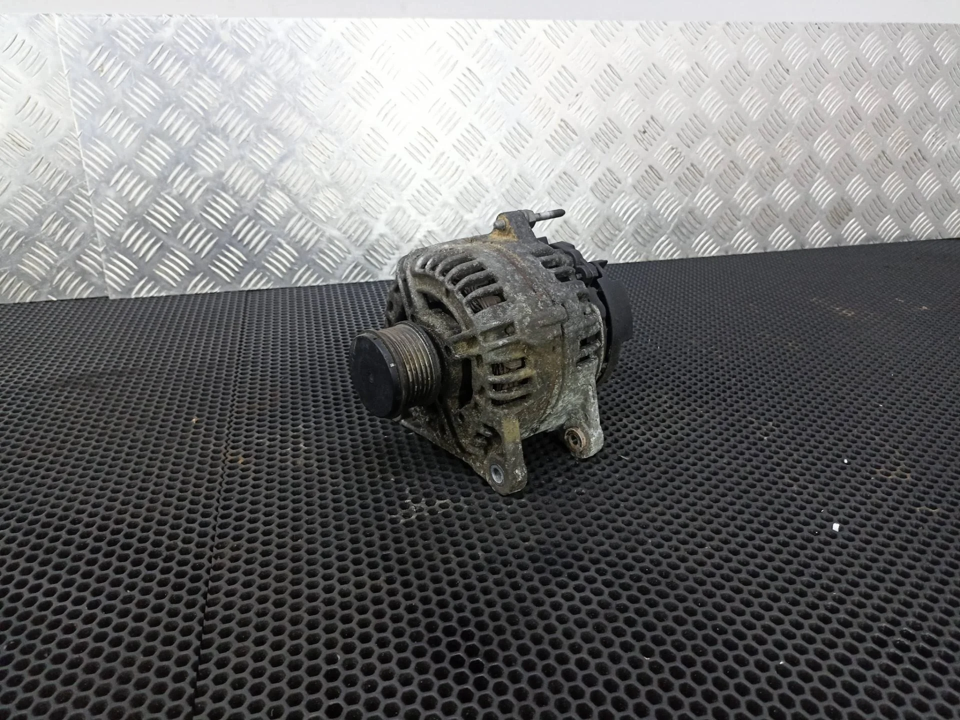 Генератор Renault Megane 3 2009 8200100907