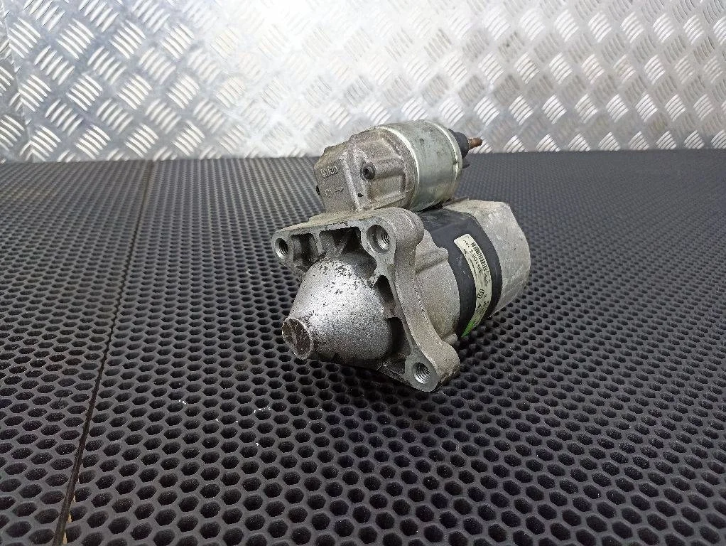 Стартер Lada Largus 2015 8200266777