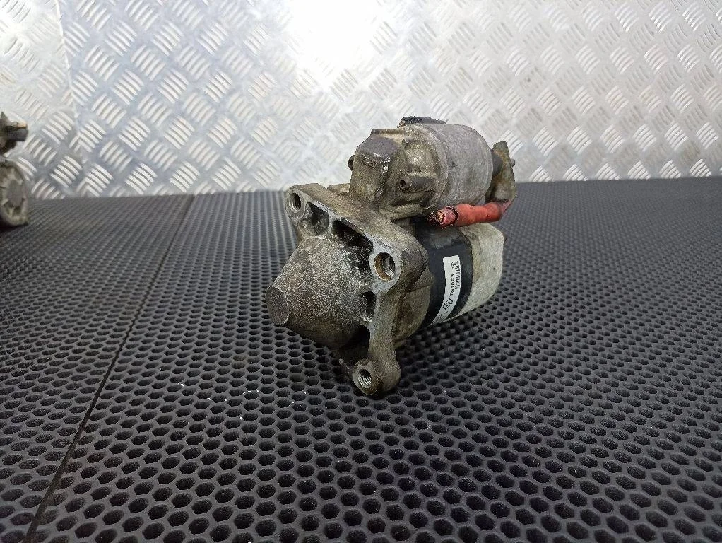 Стартер Lada Largus 2015 8200266777