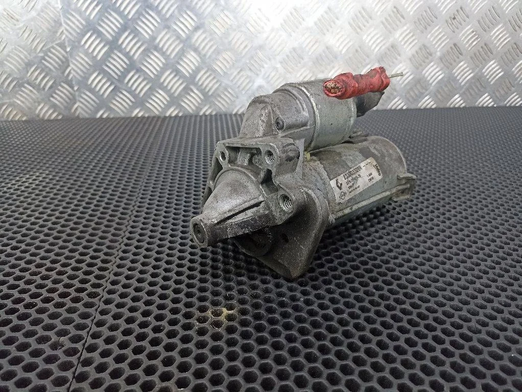 Стартер Nissan Juke F15 2012 233003329R