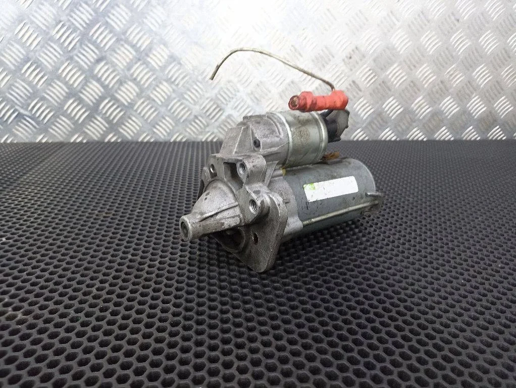 Стартер Renault Megane 3 2012 8200836473