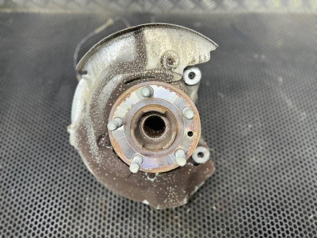 Кулак правый Land Rover Range Rover Evoque рест.