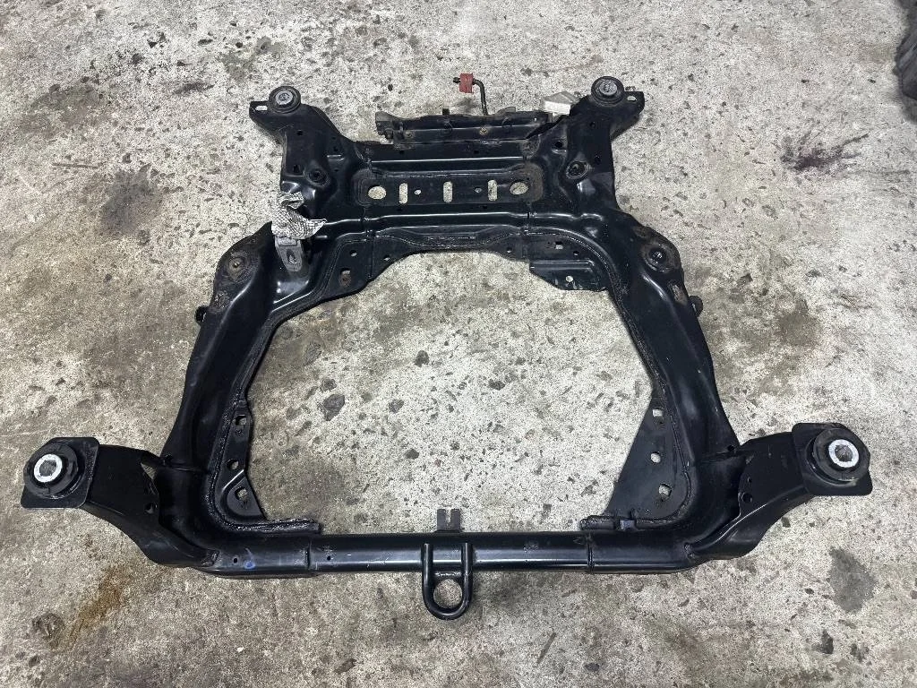 Передняя балка (подрамник) Land Rover рест.