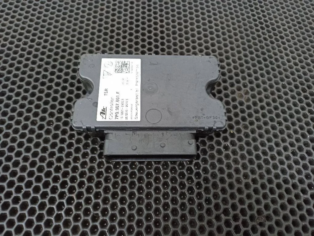 ЭБУ электронного стояночного тормоза Volkswagen 2