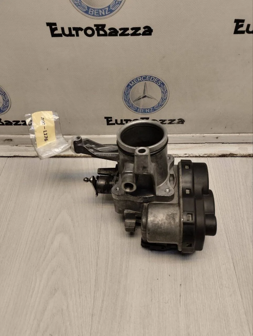Дроссельная заслонка Mercedes M111