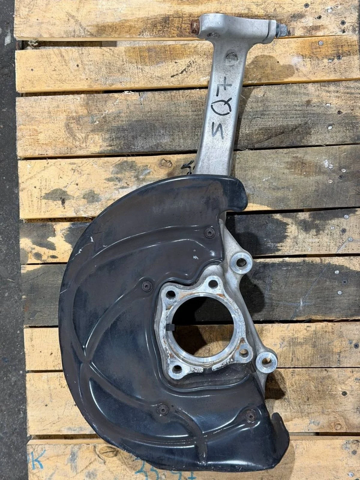 Поворотный кулак левый цапфа Audi Q7 SQ7 4M Q8