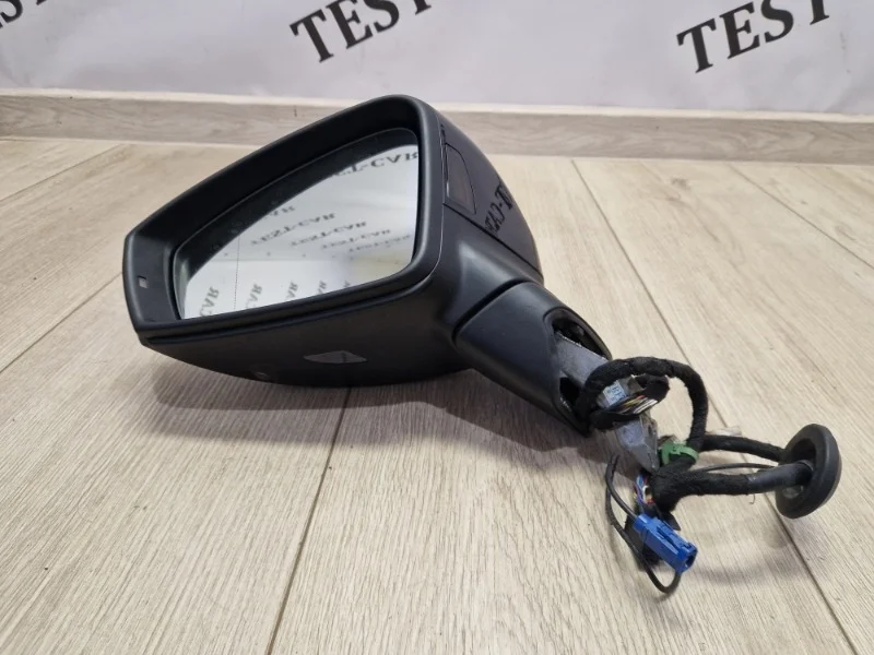 Зеркало VW Touareg 3 2019- CR7