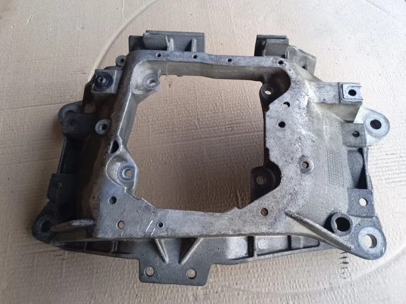 Кронштейн КПП Audi A6 C7 CGW