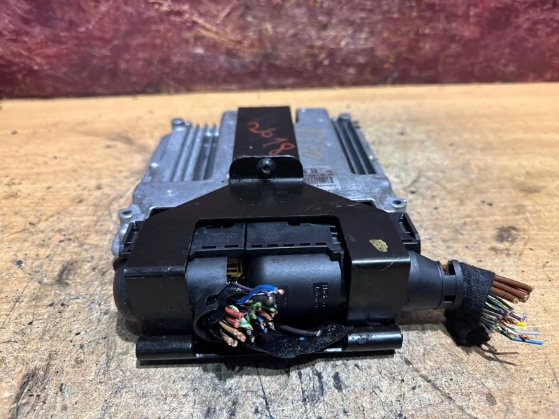 Блок управления двигателем Volkswagen Transporter