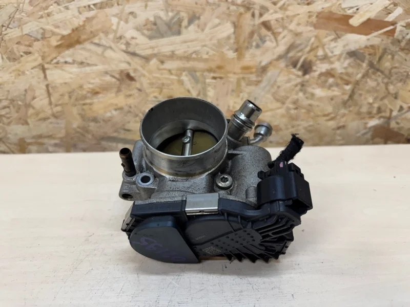 Дроссельная заслонка Chevrolet Cruze F18D4