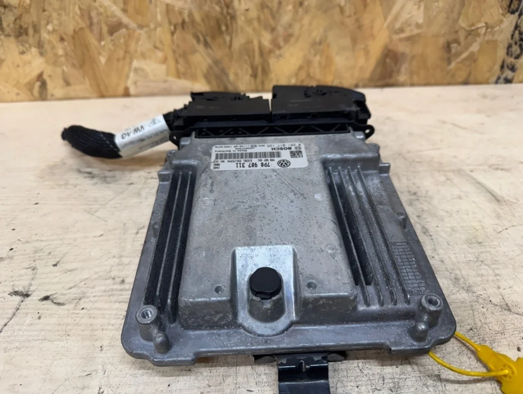 Блок управления двигателем Volkswagen Transporter