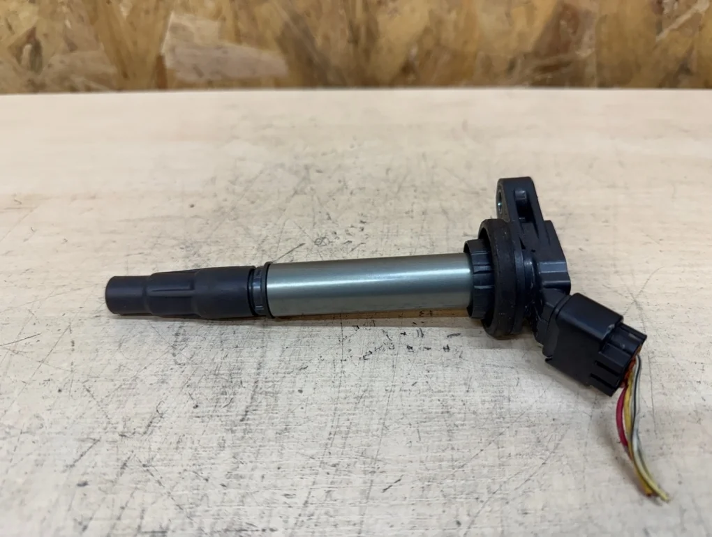 Катушка зажигания Toyota Auris 1ZR-FE