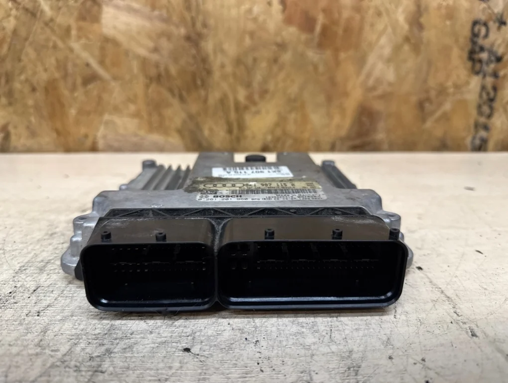 Блок управления Audi A4 B8 CABA