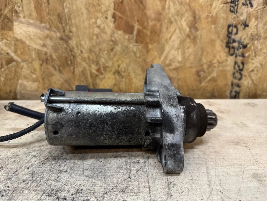 Стартер Volkswagen Golf CGGA