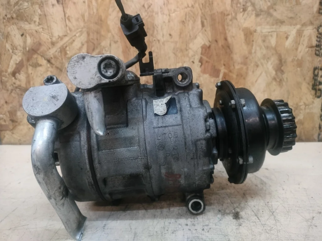 Компрессор кондиционера Volkswagen Transporter T5