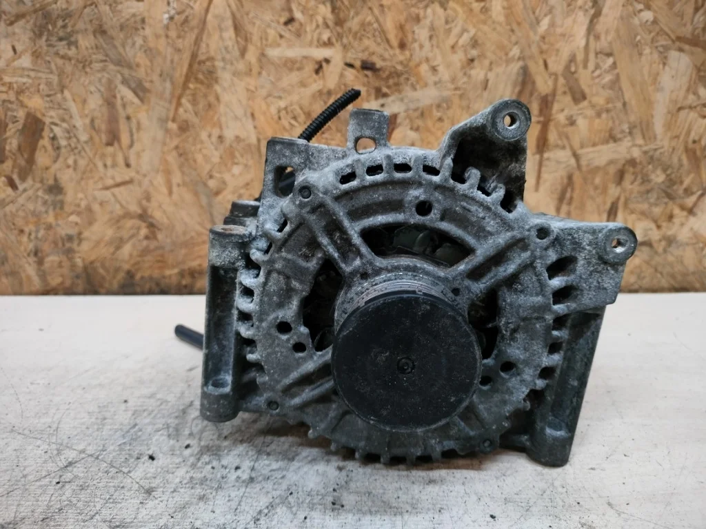 Генератор Mercedes-Benz E-Class OM646.821