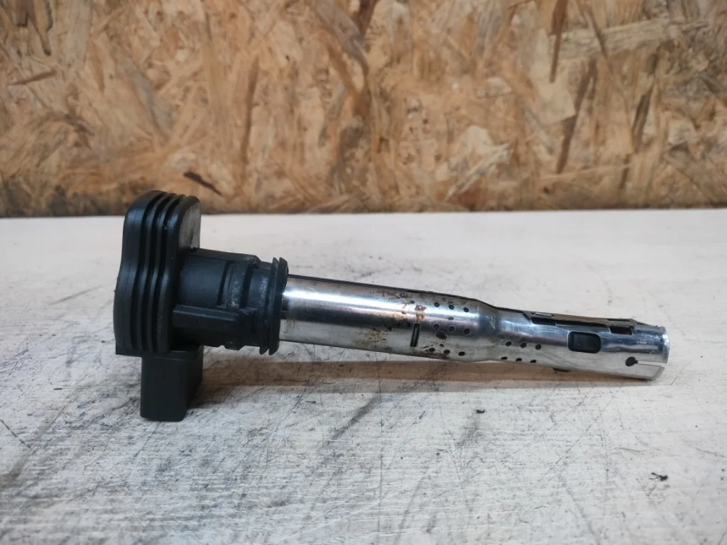 Катушка зажигания Audi A4 B8 CDN