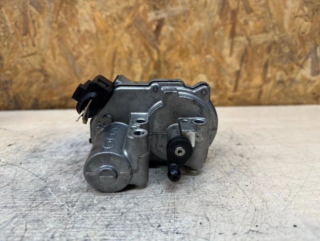 Механизм изменения геометрии впускного коллектора