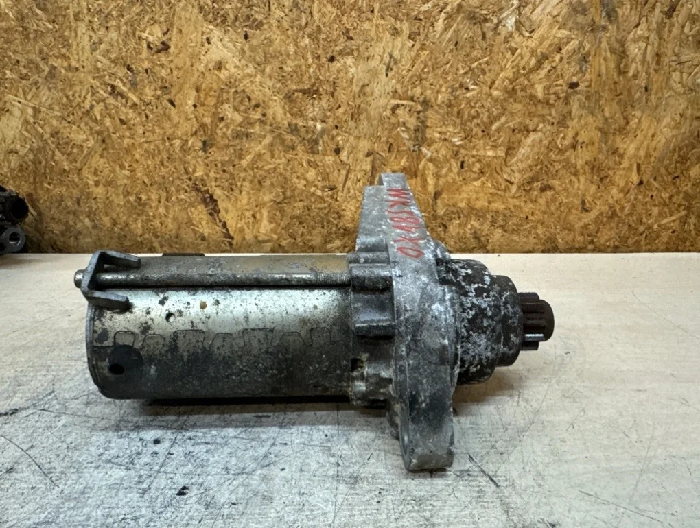 Стартер Skoda Fabia BZG