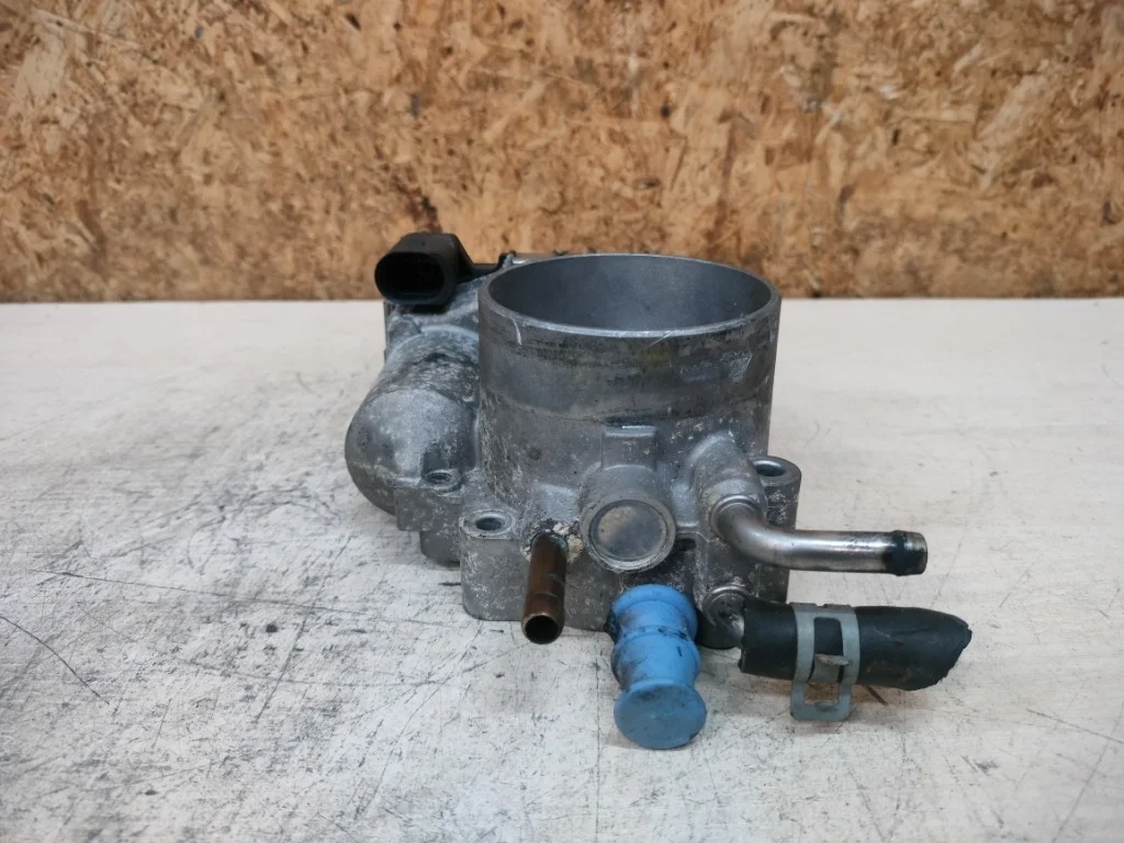 Дроссельная заслонка Audi A4 ASN