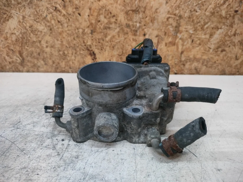 Дроссельная заслонка Toyota Rav4 1AZ-FE